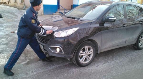 Во Владикавказе дебоширы сбили сотрудника полиции
